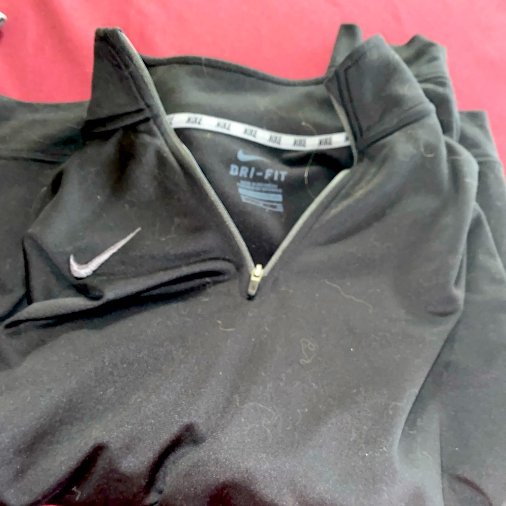 Nike Drifit. 1/4 zip- men’s small